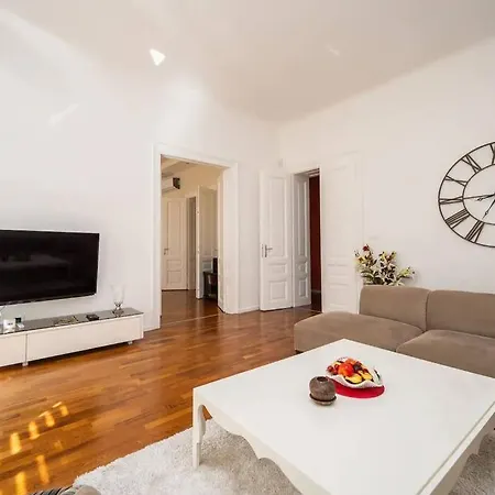 Luxury 2bdr In Appartement