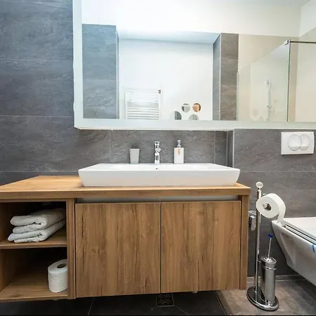 Lägenhet Luxury 2bdr In