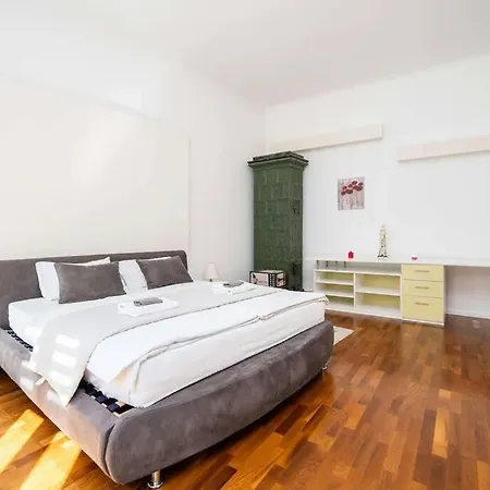 Luxury 2bdr In Boedapest