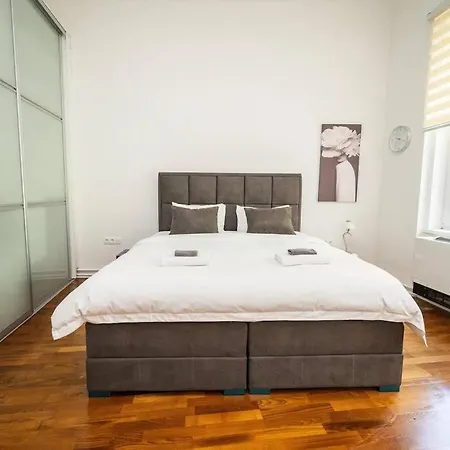 Luxury 2bdr In Lägenhet *