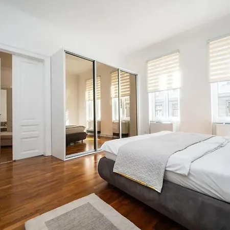 Luxury 2bdr In Appartement Boedapest