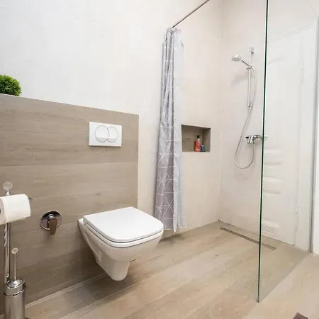 Luxury 2bdr In Appartement *