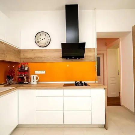 Lägenhet Luxury 2bdr In Budapest