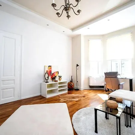Luxury 2bdr In Lägenhet *